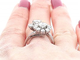 Close Up Vintage Diamond Twist Ring 