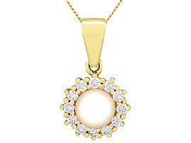Cultured Pearl and 0.48ct Diamond, 14ct Yellow Gold Pendant - Vintage Circa 1970