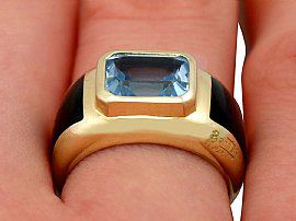 Blue Topaz Ring in Gold