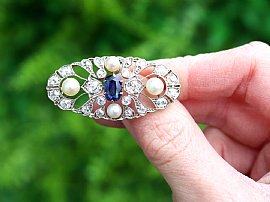 Pearl and Sapphire Brooch with Diamonds Outside