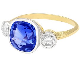 Sapphire Ring with Diamonds 
