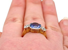 ceylon sapphire ring on the hand