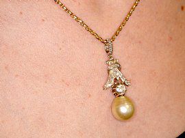 Gold South Sea Pearl Pendant Wearing Neck