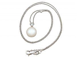 vintage single pearl pendant