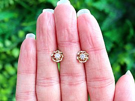 vintage 18ct yellow gold stud earrings outside