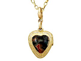 Agate and 9ct Yellow Gold 'Heart' Locket - Antique Victorian