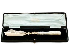 9ct Yellow Gold and Mother of Pearl Handled Butter Knife - Antique Victorian (1895); C2486
