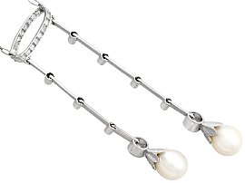 Antique Pearl Drop Necklace in Platinum Reverse