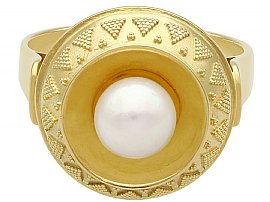 vintage pearl ring in gold