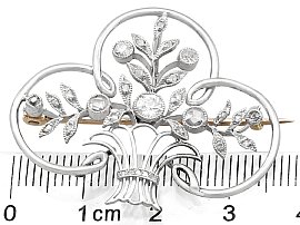 size of platinum diamond floral brooch