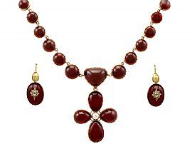 206.60ct Garnet and 1.49ct Diamond, 8ct and 9ct Yellow Gold Jewellery Suite - Antique Circa 1820