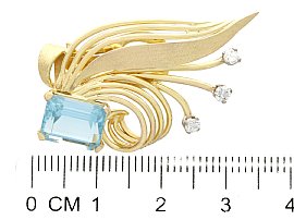 Vintage Aquamarine Earrings in Yellow Gold ruler