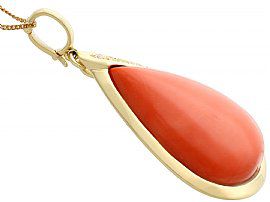 Coral and Yellow Gold Pendant 