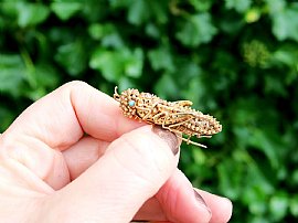 Antique Gold Grasshopper Brooch Close Up