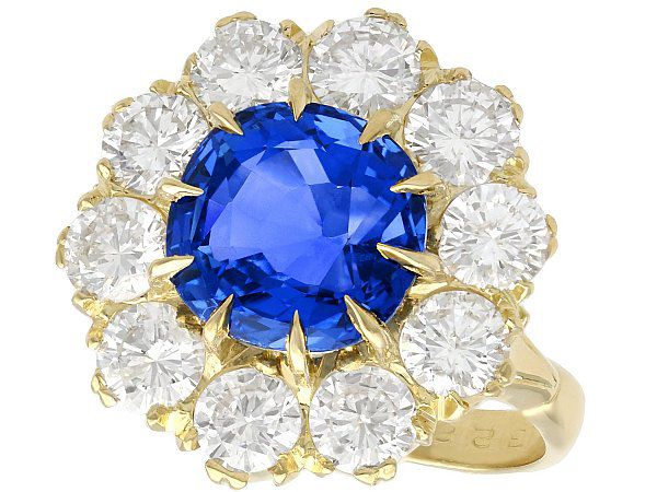 Sri Lankan Sapphire Ring in gold