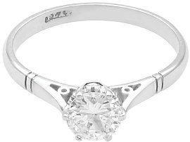 engagement ring round cut
