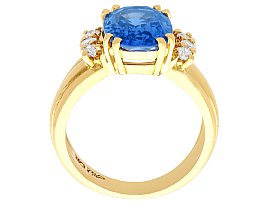 sapphire ring with diamonds 