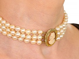 Vintage Pearl Choker with Cameo