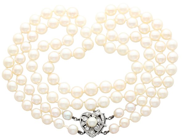 Pearl Necklace with Heart Clasp