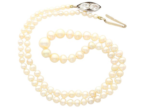 19th Century Pearl Necklace for Sale 