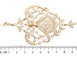 Size of Victorian Pearl necklace