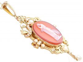 Cameo Pendant in Gold UK 