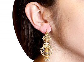 Pearl Tassel Gold Earrings Antique Wearing Image