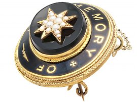 Mourning Brooch with Pearls Side
