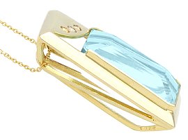 Aquamarine and Diamond Pendant 