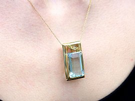 Aquamarine and Diamond Pendant in 14k Yellow Gold Close Up