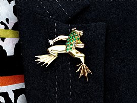 Emerald Frog Brooch Gold Wearing Image