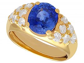 Vintage Oval Sapphire Ring Gold