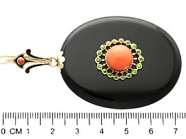 Measurement for Oval Onyx Locket
