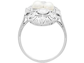 1920s Pearl Ring in White Gold and platinum for Sale 