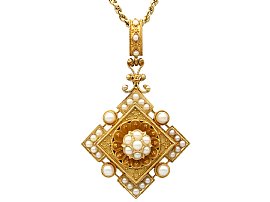 Antique Pearl Pendant in 21ct Yellow Gold