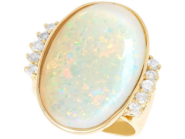 Vintage Opal Ring in Yellow Gold for Sale