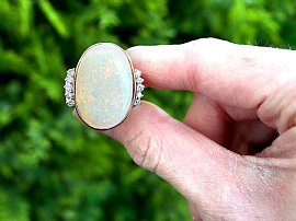 Vintage Opal Ring in Yellow Gold