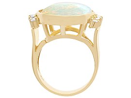 Opal Ring in Yellow Gold for Sale