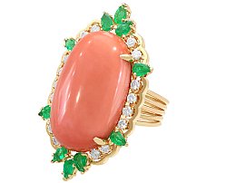 Vintage Coral Ring in Yellow Gold