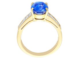 Vintage Unheated Blue Sapphire Ring with Diamonds Yellow gold