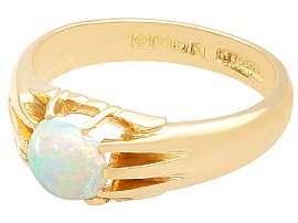 Vintage Gents Opal Ring in Yellow Gold