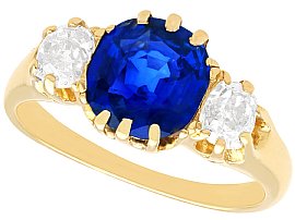 2.84ct Ceylon Sapphire and 1.04ct Diamond Trilogy Ring in 18ct Yellow Gold