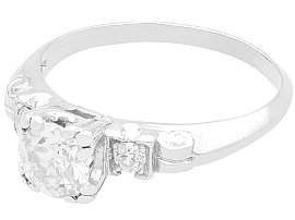 0.95 carat Diamond Engagement Ring for Sale