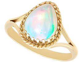 Vintage 1.80ct Cabochon Opal Ring in 9ct Yellow Gold
