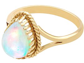 Vintage Cabochon Opal Ring in Yellow Gold for Sale