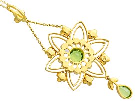 Pearl Peridot Pendant in Yellow Gold for Sale Reverse