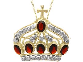 Vintage 3.60ct Garnet, 0.78ct Diamond Crown Brooch/Pendant in Yellow Gold