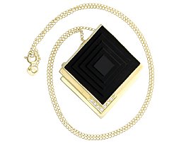 Vintage Black Onyx Brooch/Pendant in Gold for Sale