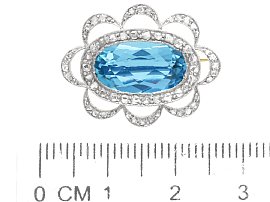 Oval Aquamarine Brooch with Diamonds Size