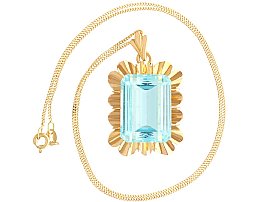 1950s Aquamarine Gold Pendant Necklace UK